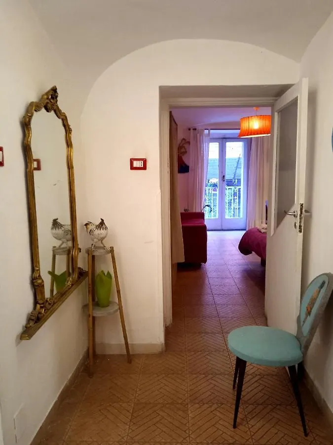 Apartment Capa E Coda Appartamento In Centro Storico Naples Italy